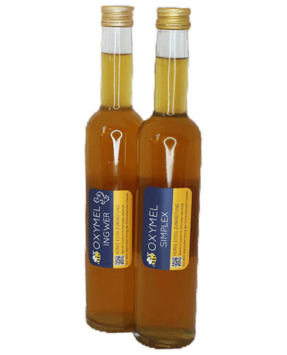 Eine Flasche Oxymel Simplex 350ml. und eine Flasche Oxymel Ingwer 350 ml. Wohlbefinden für jeden Geschmack.